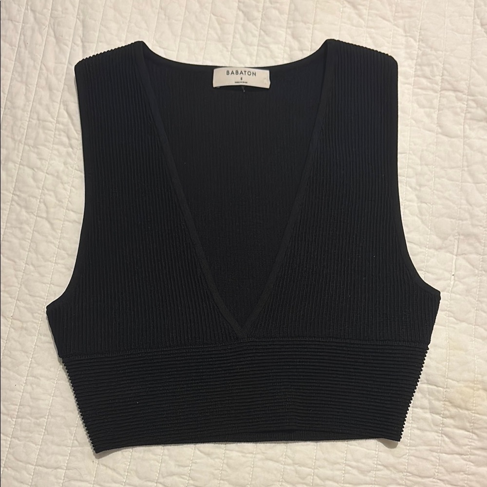 Babaton Black Sleeveless Fitted Crop Tank Top